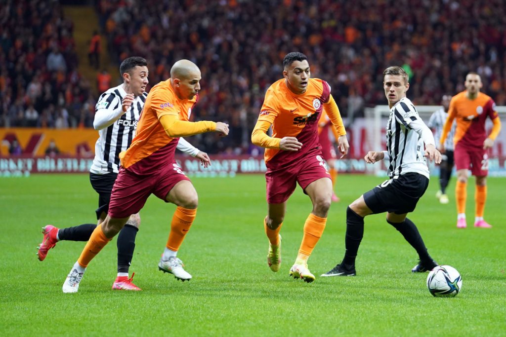 Galatasaray evinde Altay’a takıldı!