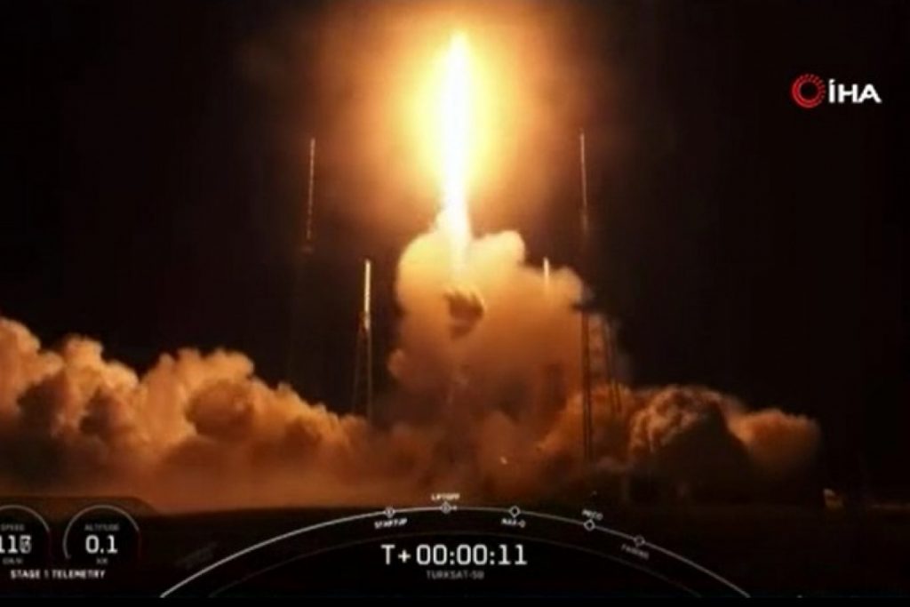TÜRKSAT 5B uydusu uzaya fırlatıldı
