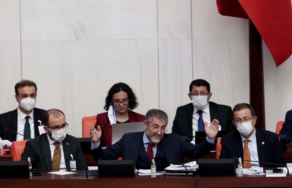 Nureddin Nebati’yle Özgür Özel arasında ekonomi eğitimi tartışması