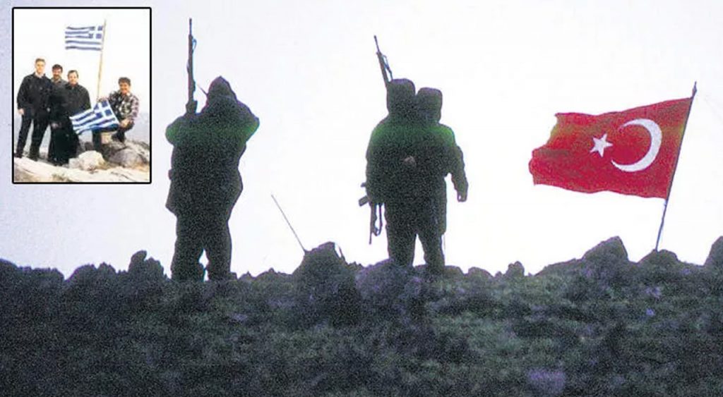 ‘Bayrağı papaz değil, belediye başkanı dikti’