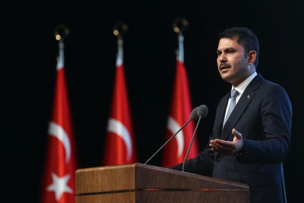 Bakan Kurum: ‘Yangın fırsatçılarına müsaade etmeyeceğiz’