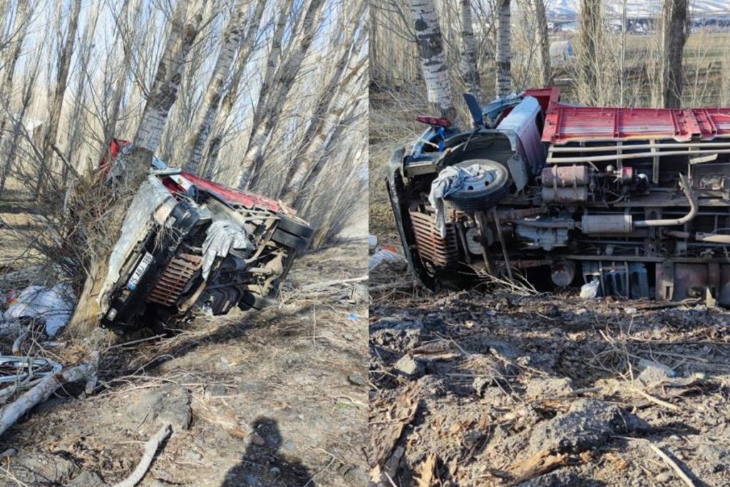 Ağrı’da kamyon şarampole devrildi: 5 ölü
