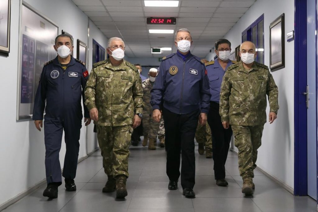 Mehmetçik Irak’ın kuzeyindeki terör yuvalarına yönelik Pençe Kilit Operasyonu’nu başlattı