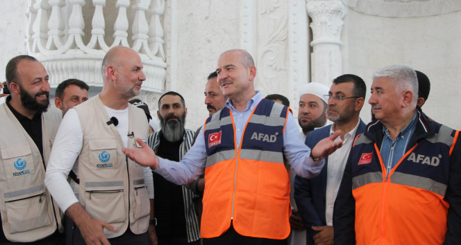 İçişleri Bakanı Soylu, İdlib’de briket evlerin anahtar teslim törenine katıldı