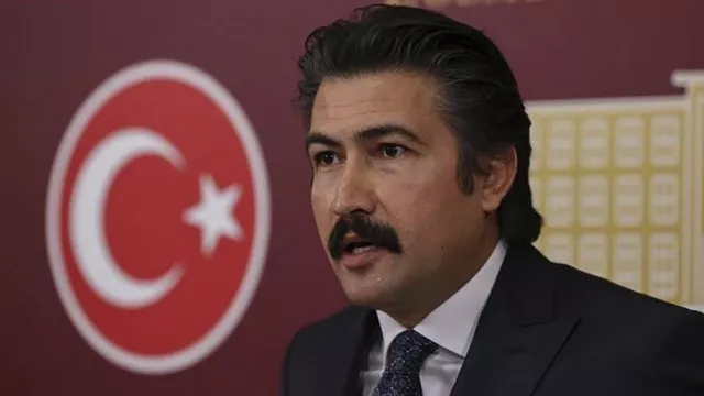AK Partili Cahit Özkan görevden alındı