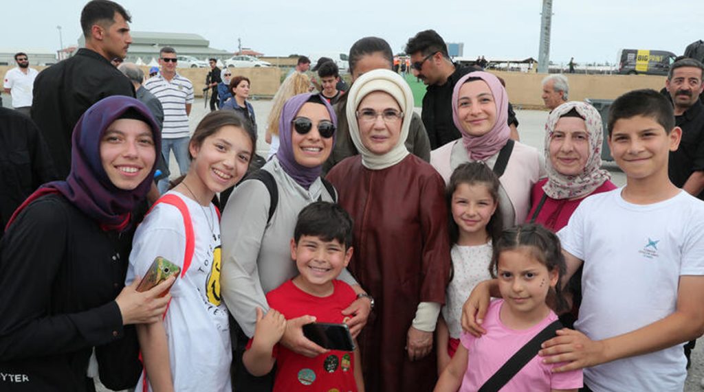 Emine Erdoğan’dan Etnospor Kültür Festivali’ne ziyaret
