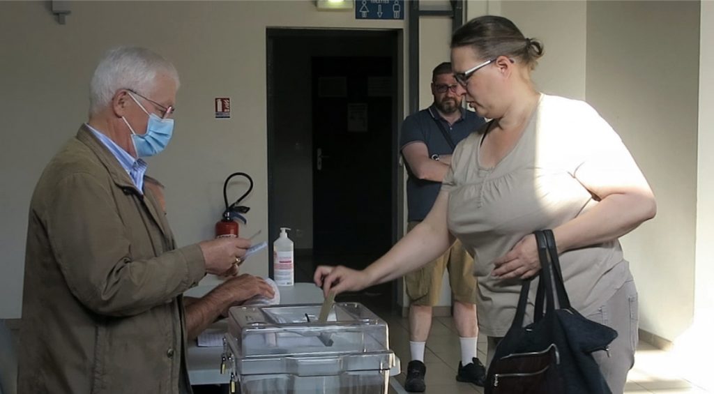 Fransa’da halk, milletvekili seçimleri için sandık başında