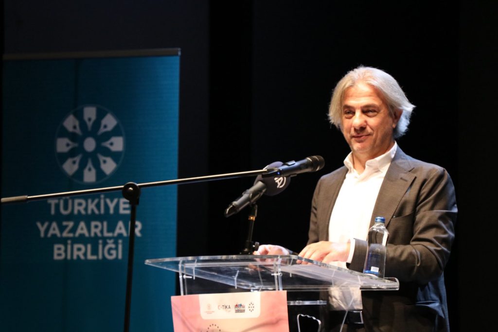 “Türkçenin 14. Uluslararası Şiir Şöleni” AKM’de başladı