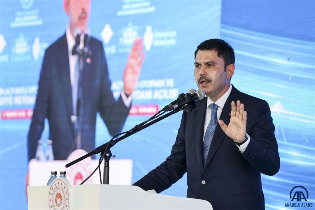 Murat Kurum:Ülkemize dev eserler kazandırıyor, büyük yatırımları hayata geçiriyoruz