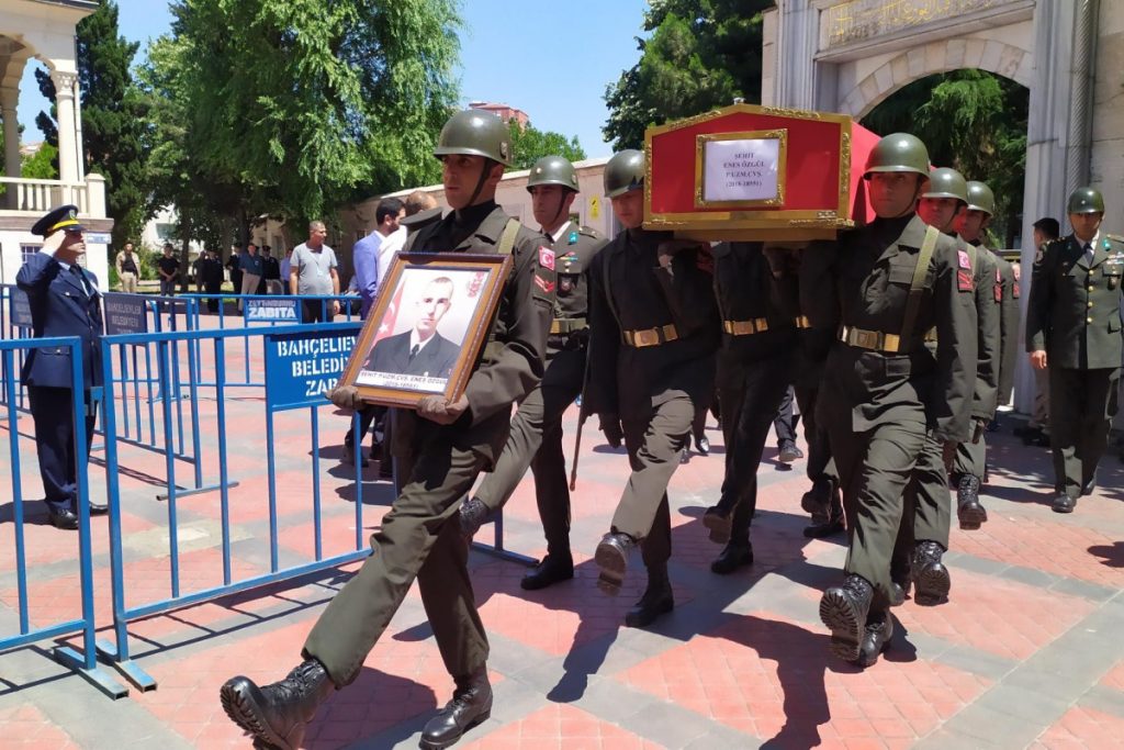 Şehit Enes Özgül son yolculuğuna uğurlandı