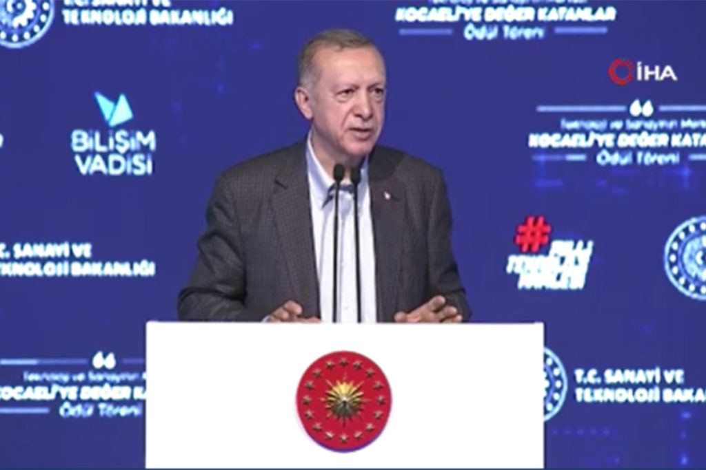 Cumhurbaşkanı Erdoğan: ‘Türkiye ekonomi modelini taviz vermeden uyguluyoruz’
