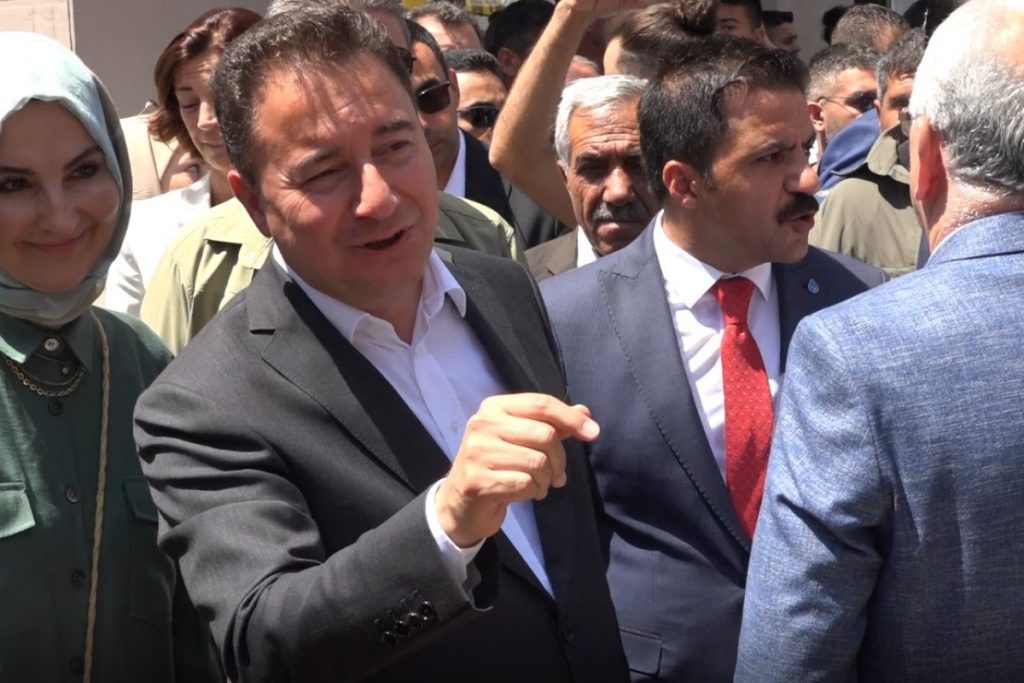 Vatandaştan Ali Babacan’a tepki: ‘İslam’a saldıranlarla birliktesiniz’