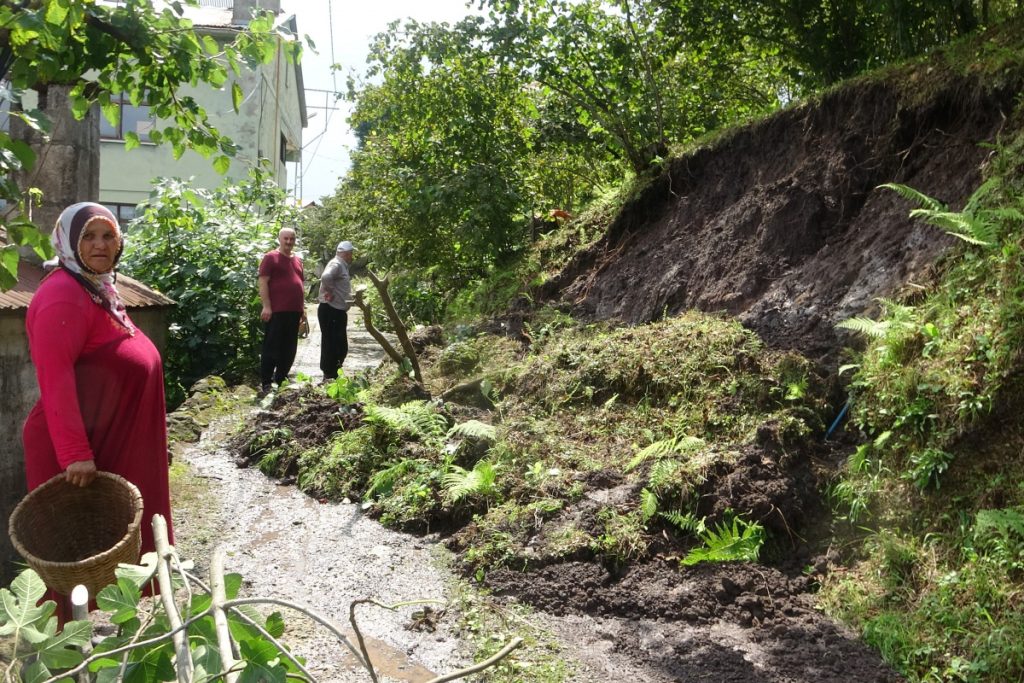 Giresun’da şiddetli yağış sonrası meydana gelen sel ve heyelanların yaraları sarılıyor