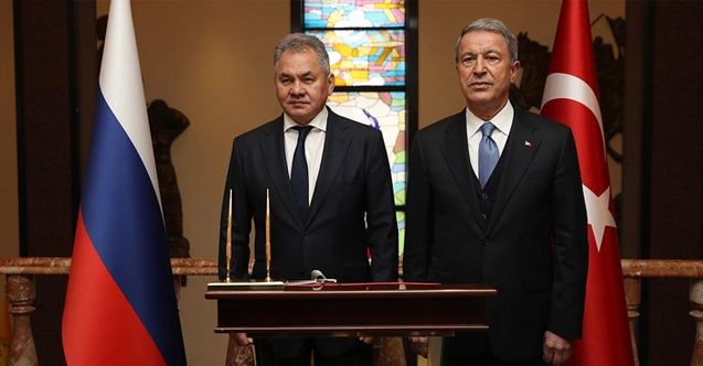 Bakan Hulusi Akar, Rus mevkidaşı ile görüştü