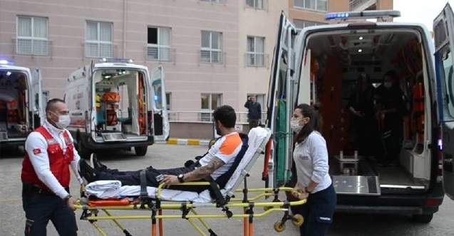 Kargo paketinde kimyasal sıvı patlaması: 2 yaralı