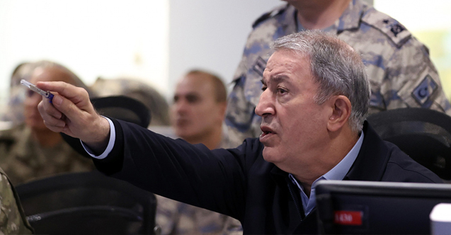 Akar: Teröristlerin inlerini başlarına yıktık