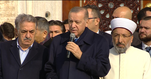 Cumhurbaşkanı Erdoğan, restorasyonu tamamlanan 3.5 asırlık Yeni Camii’yi yeniden ibadete açtı