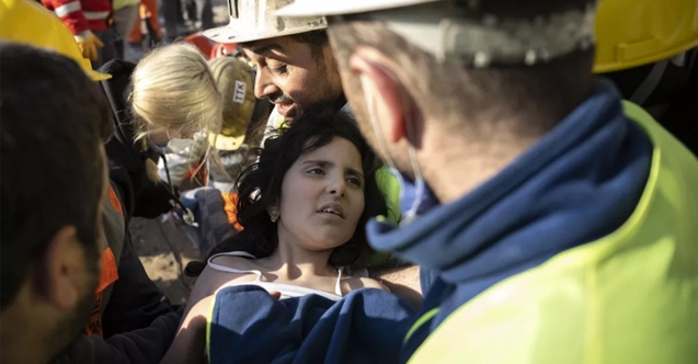 Hatay’da bir kadın ve iki çocuk 228’inci saatte kurtarıldı