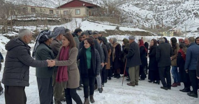 HDP’li vekiller teröristin cenazesine katıldı