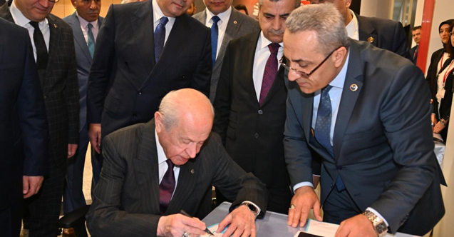 Bahçeli, milletvekili adaylık başvurusunu yaptı