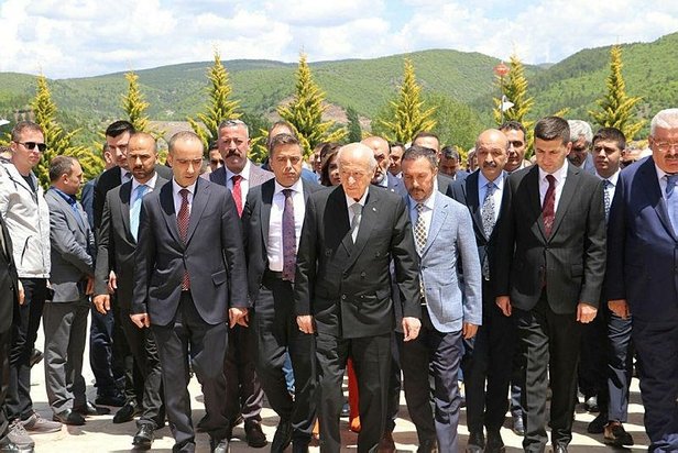 Bahçeli: Terörle ittifak kurup milliyetçilik pozu veriyorlar