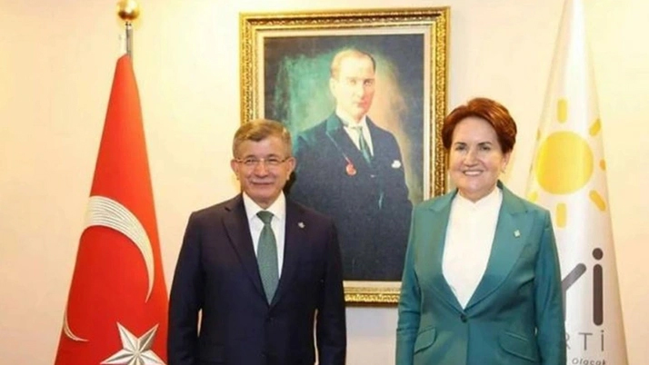 Ahmet Davutoğlu’ndan Meral Akşener’e “Hayırlı olsun” ziyareti