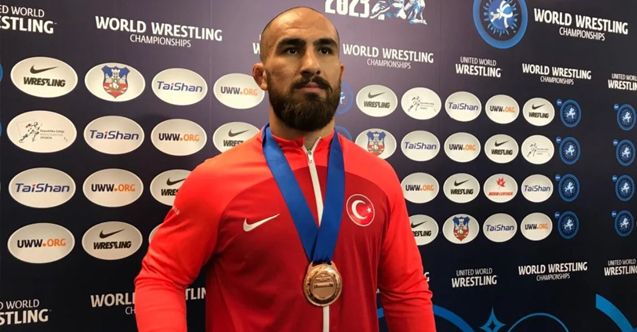 Feyzullah Aktürk, dünya üçüncüsü oldu