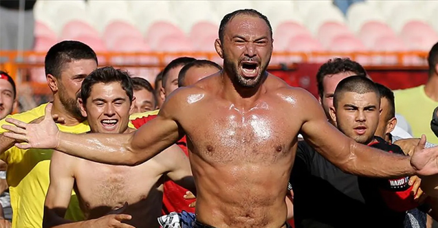 671. Tarihi Elmalı Yağlı Güreşleri’nde başpehlivanlığı Ali Gürbüz kazandı