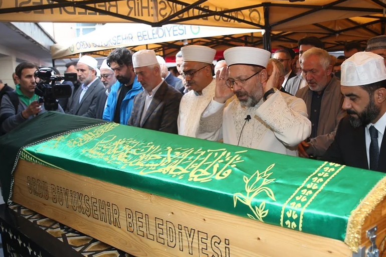 Ali Erbaş’ın annesi son yolculuğuna uğurlandı