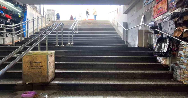 Su basan Eminönü yeraltı çarşısı esnafı İBB’ye isyan etti