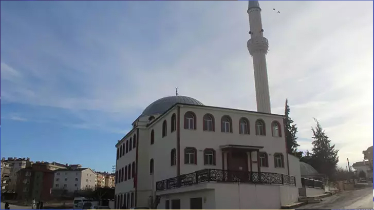 ‘Camiye yardım’ bahanesiyle para toplayıp kaçtı