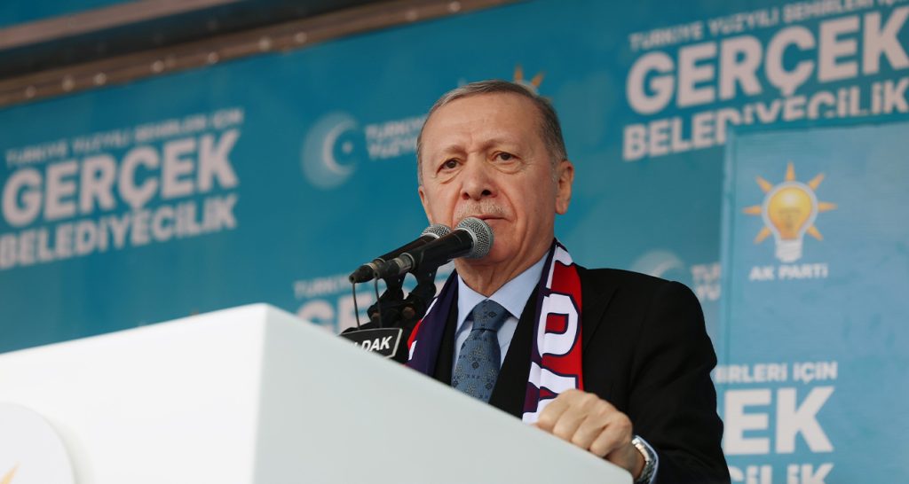Erdoğan: Deprem bölgesini yeniden ayağa kaldırana kadar durmayacağız