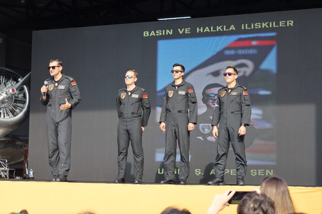 SOLOTÜRK pilotları vatandaşlarla bir araya geldi