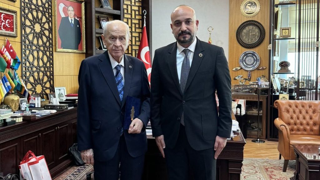 MHP’de beklenmedik istifa!