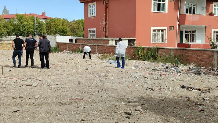 Kız arkadaşını silahla öldüren kişi intihar etti